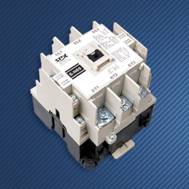 Unidad de aire acondicionado con contactor de CA